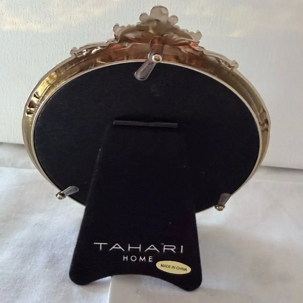 Tahari Home Gold Circular Frame for 4”x4” photo